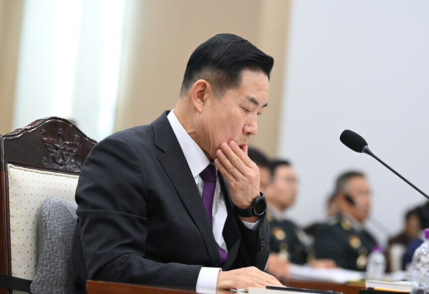 Defense Minister Shin Won-sik appears before the National Assembly’s National Defense Committee for the annual parliamentary inspection of the ministry held at the National Defense Ministry on Oct. 10. (Yonhap)