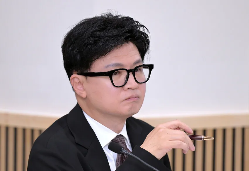 노트북 기부 공적으로 시장상 수상? 한동훈 딸 '부모 찬스' 논란 재점화