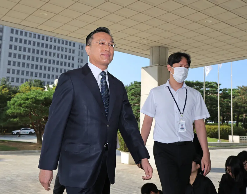 이정현 검찰총장 대행 “이 대통령 공소취소, 진상조사 결과 살펴봐야”