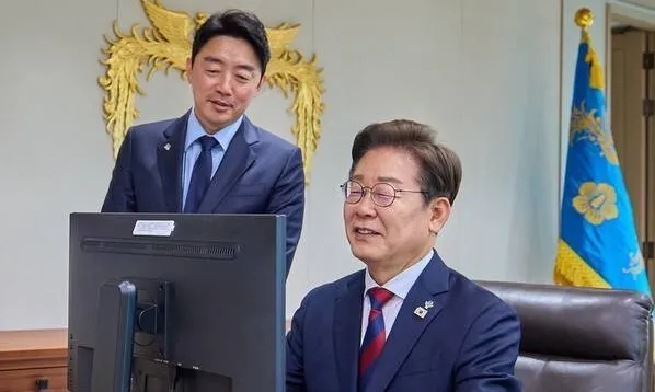강훈식 “이 대통령, 처음부터 대통령이었던 것처럼 일해…