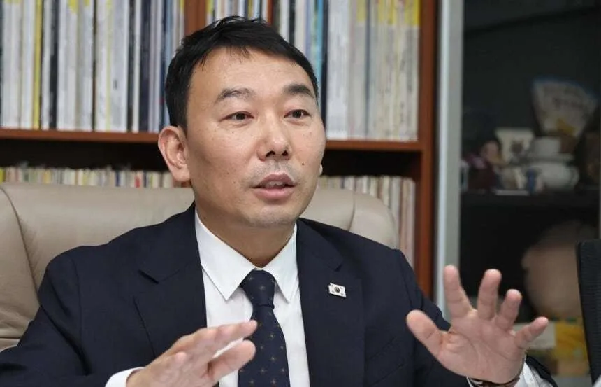 김용민 “자리 탐해서 정치한 건 아냐”…이 대통령 비판에 반박