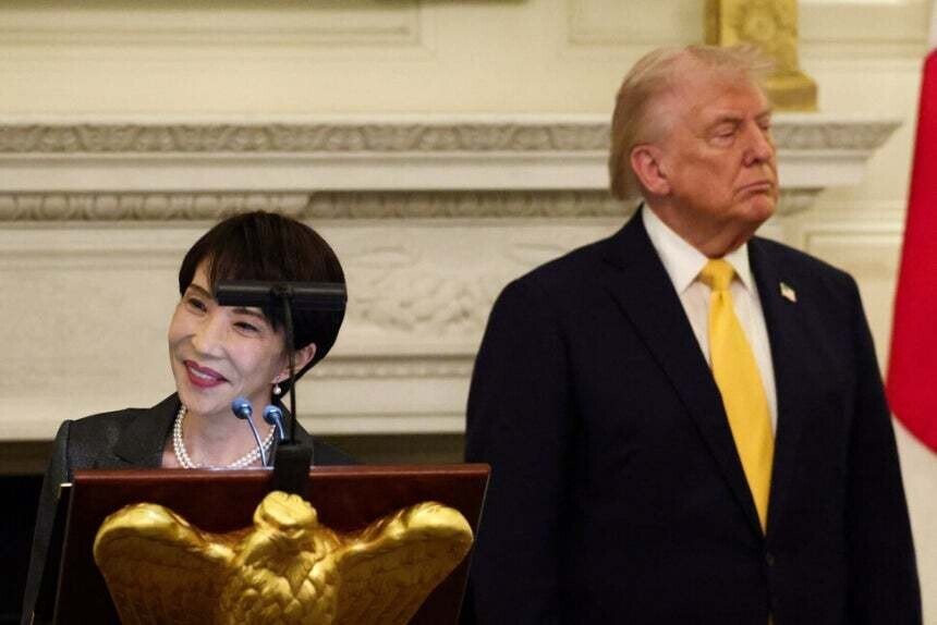 지난 3월 다카이치 사나에 이본 총리가 미국 워싱턴 D.C. 백악관에서 도널드 트럼프 미국 대통령이 주최한 만찬 중 발언하고 있다. 로이터/ 연합뉴스
