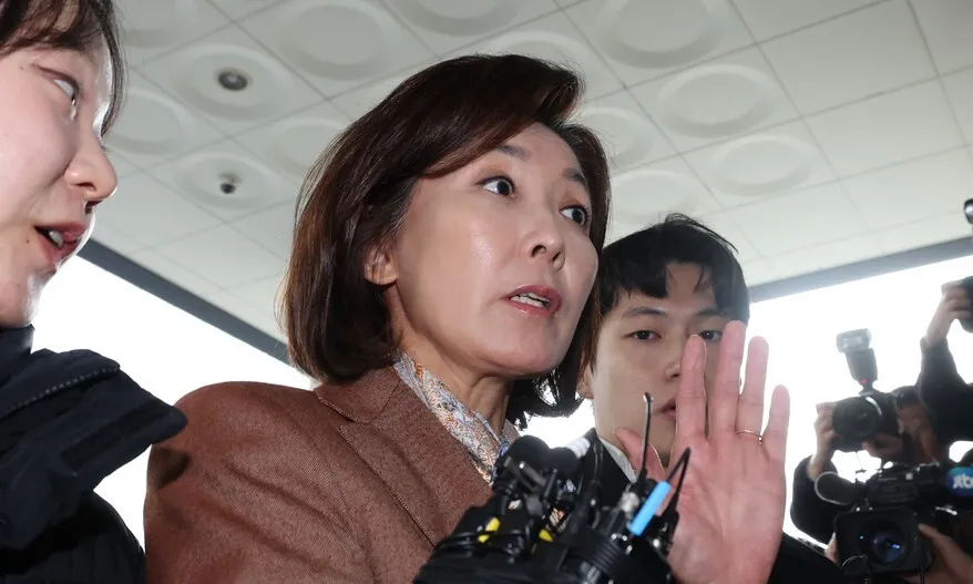 ‘패스트트랙 사건’ 나경원·황교안 벌금형…의원직 상실 면해