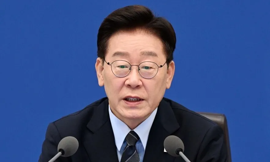 이 대통령 “경찰 대다수 최선 다해…미꾸라지 몇몇이 명예 손상”