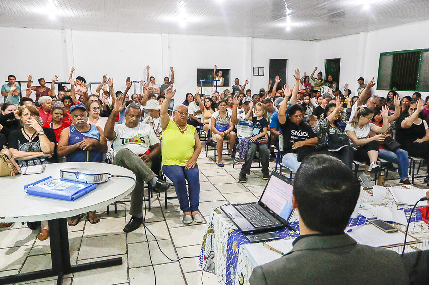 브라질 포르투알레그리시 헤스칭가 지역에서 2019년 9월 열린 참여예산 회의. 브라질 포르투알레그리시 누리집
