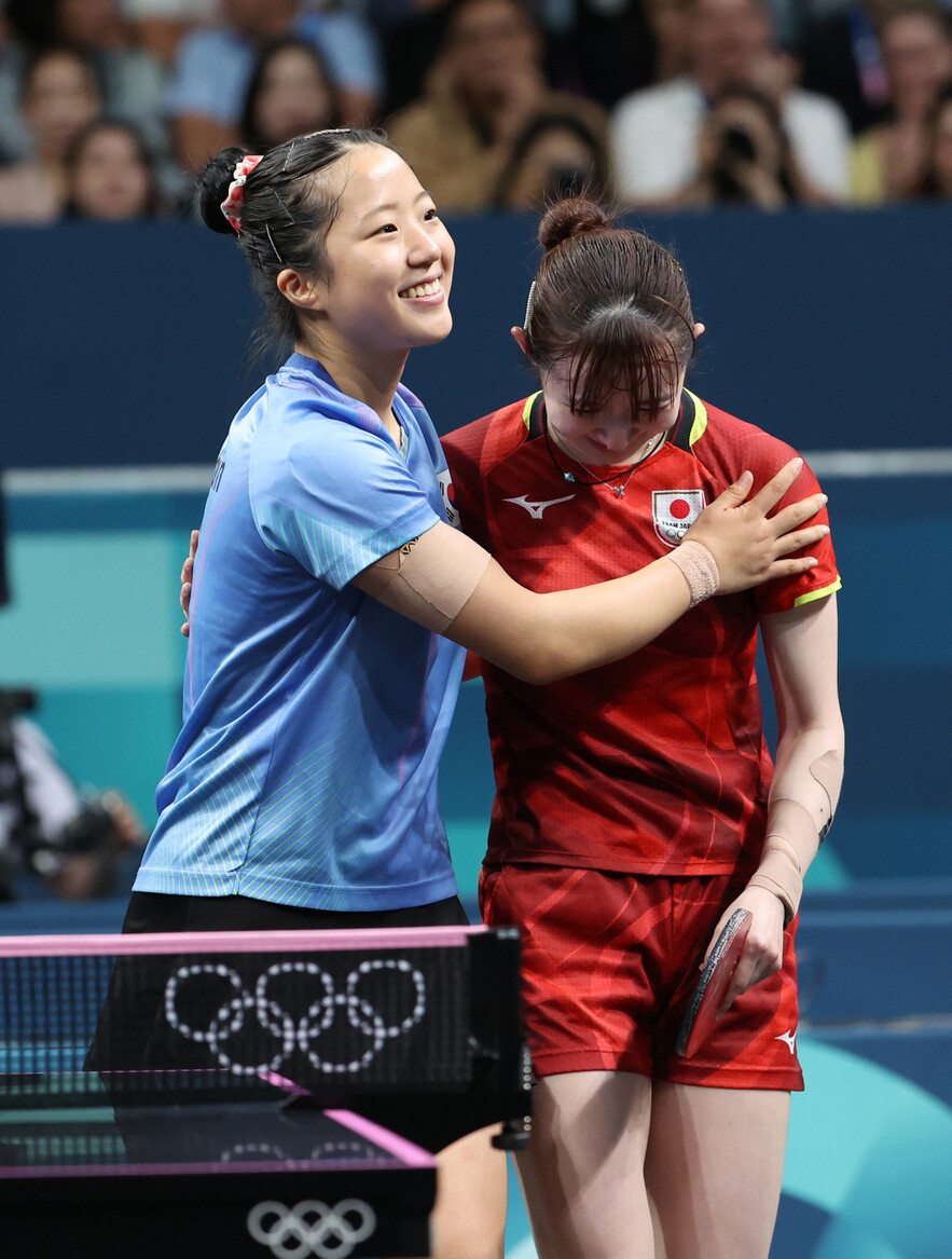 Shin Yeo-bin (20, Korean Air) comemora sua vitória com uma carinha sorridente depois de perder para a japonesa Hayata Hina (5ª colocada) na disputa pela medalha de bronze individual feminina nas Olimpíadas de Paris 2024, realizadas na Arena Paris Sud em Paris, França, em dia 3 (hora local). Paris/Correspondente Chefe Kang Chang Guang chang@hani.co.kr