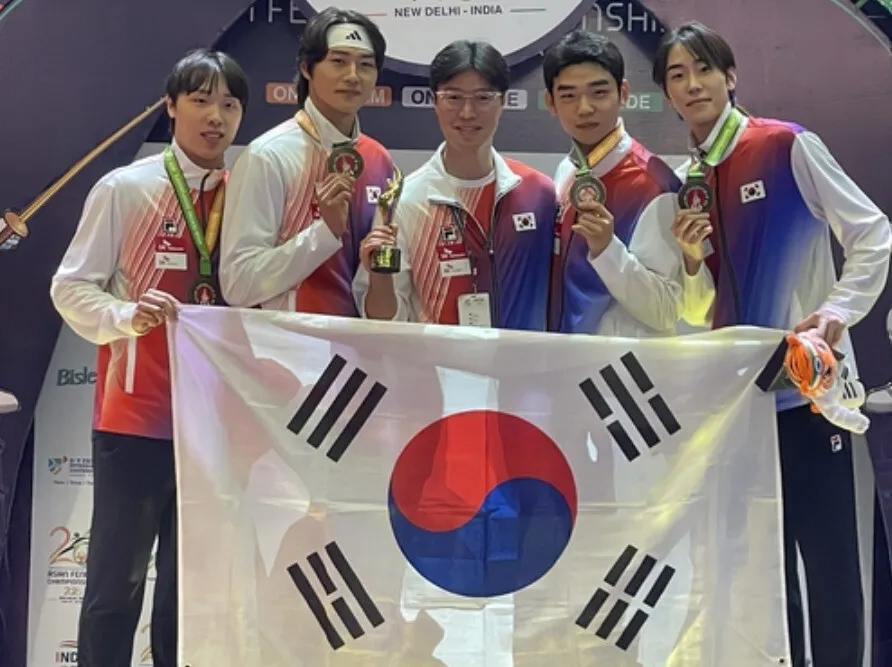 '개표소 시위' 빌린 칼로 펜싱 2관왕...오상욱, 단체전까지 잡았다 - 뉴스 썸네일 이미지