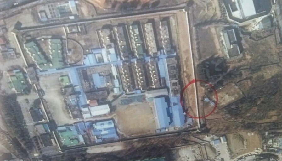 The old Gwangju Prison in the Gakhwa neighborhood of the city’s Buk District along with a circle indicating the suspected secret burial location of 12 citizens who took part in the May 18 Democratization Movement. (provided by May 18 Memorial Foundation)