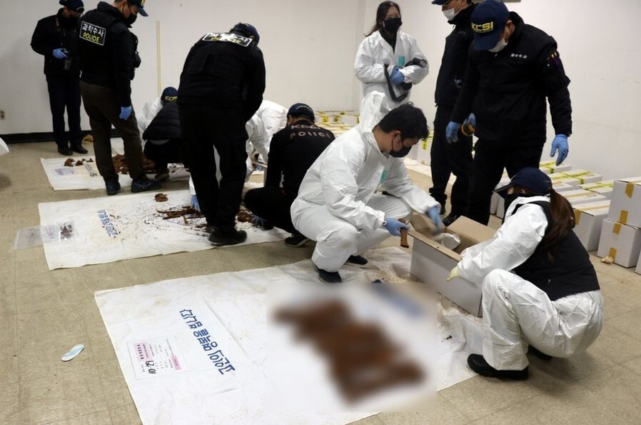 A forensics team analyzes some 40 sets of unregistered remains at the site of the former Gwangju Detention Center in January 2018. (all photos provided by the May 18 Memorial Foundation)