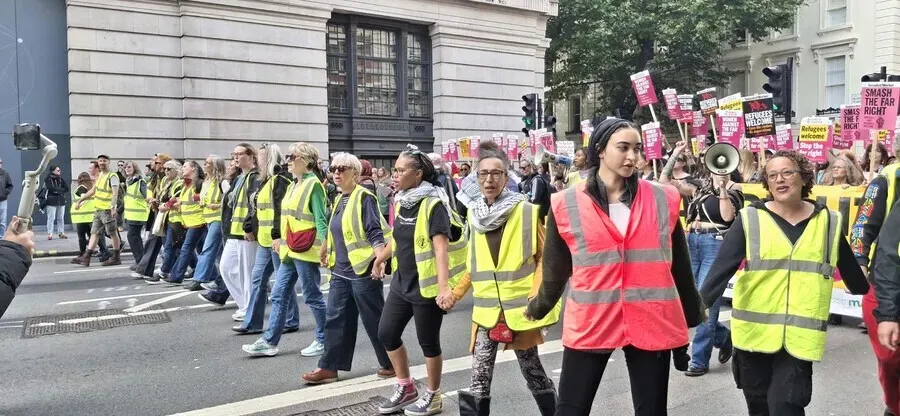 ‘No pasarán!’: London shows the power of solidarity in the face of extremism