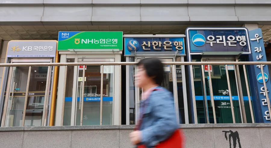 금융지주株, 천장 없다! 역대급 실적과 밸류업 공약에 '활짝'…외국인 자금 몰려드는 이유