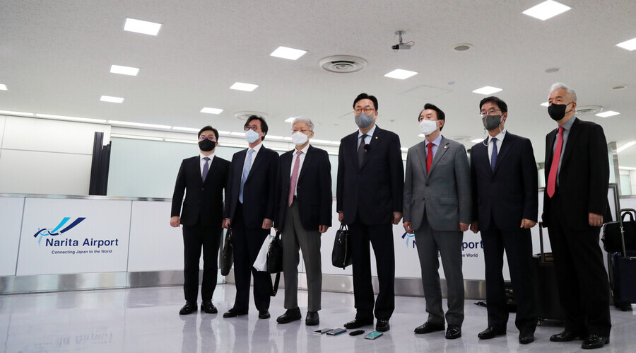 The policy consultation envoy, led by Rep. Chung Jin-suk (center), sent by President-elect Yoon Suk-yeol to Japan speaks to reporters after arriving at Narita International Airport on April 24. (Yonhap News)
