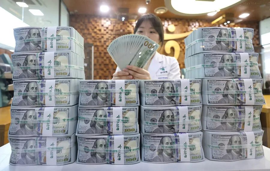 先月、外貨預金は過去最高の159億ドル増加した。