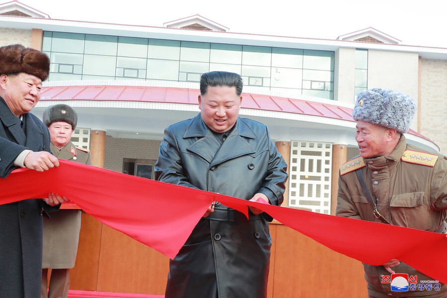 North Korean leader Kim Jong-un attends a ribbon-cutting ceremony for the Yangdok County Hot Spring Cultural Recreation Center in South Pyongan Province on Dec. 7. (Yonhap News)