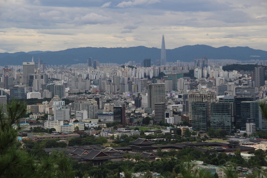 A view of the Seoul skyline.