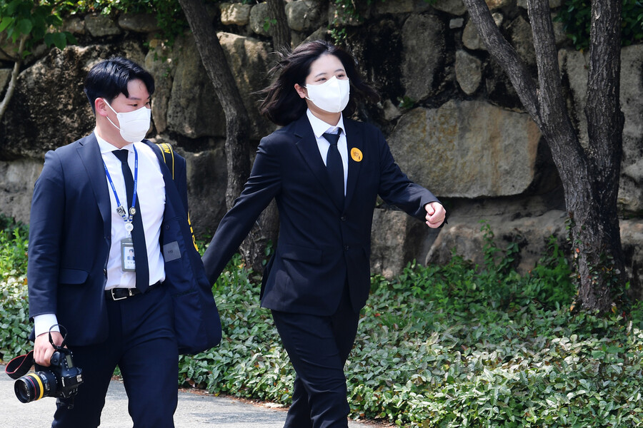 ‘정치인 박지현’을 보는 n개의 시선…문자폭탄에도 연대는 커진다