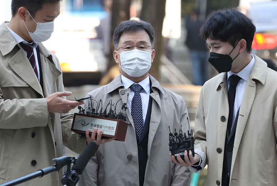 Kim Man-bae, majority shareholder of Hwacheon Daeyu, speaks to reporters in this undated photo. (Yonhap)