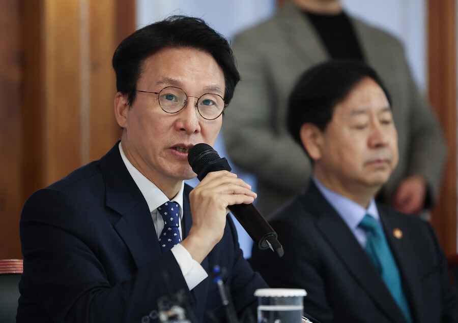 김민석 국무총리가 9일 서울 종로구 총리공관에서 열린 고위당정협의회에서 발언하고 있다. 연합뉴스