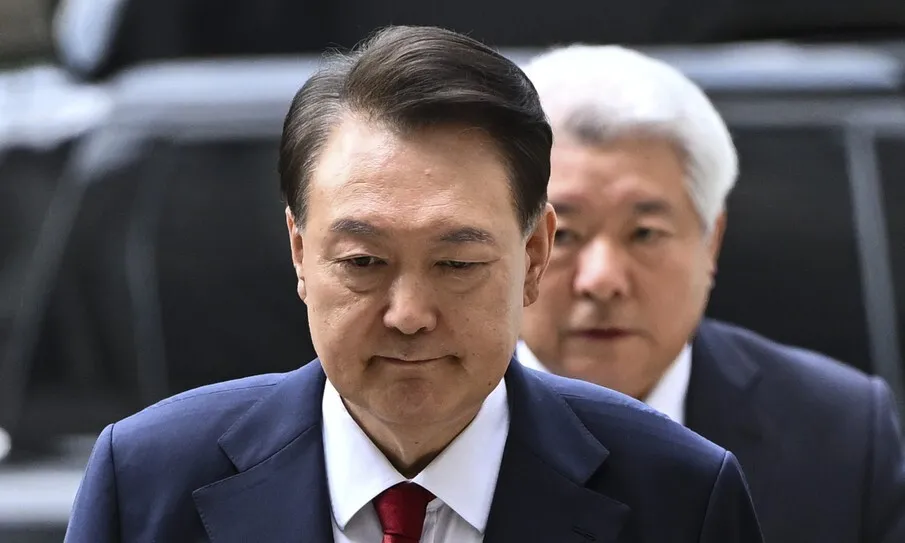 <font color="#FF4000">[속보] </font>특검, 재구속 윤석열에 “내일 오후 2시 출석하라”