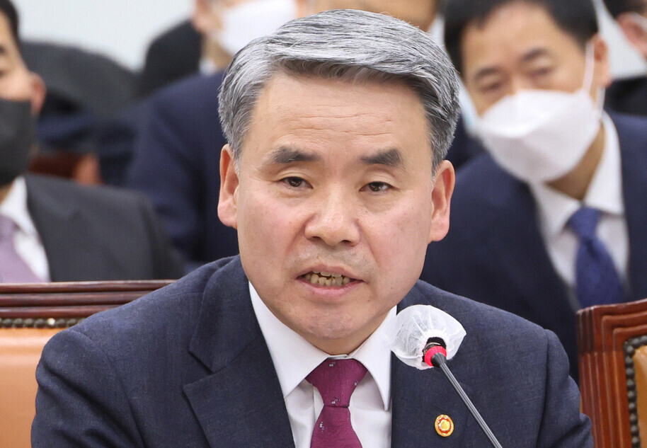 South Korean Defense Minister Lee Jong-sup speaks before the National Assembly’s National Defense Committee on Feb. 17. (Yonhap)