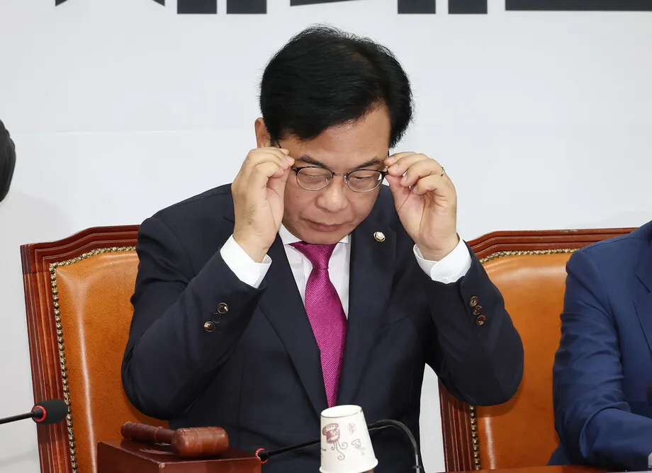 ‘정당해산’ 심기 불편 국힘에 정청래 “도둑이 제 발 …