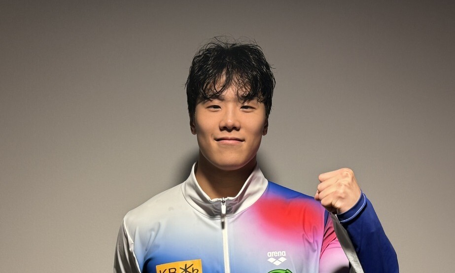 Ji Yu -chan stood in front of the camera with a bright look after setting the record of the Asian record and the first World Championships in the 2025 World Swimming Championship. All That Sports Provided
