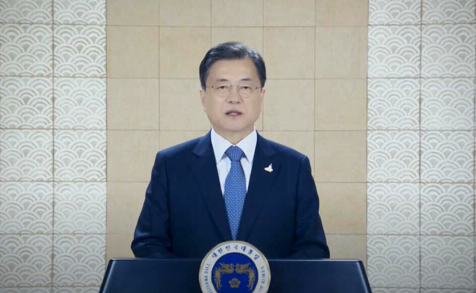 South Korean President Moon Jae-in addresses the Korea Society via videoconference on the importance of inter-Korean peace on Oct. 8. (provided by the Blue House)