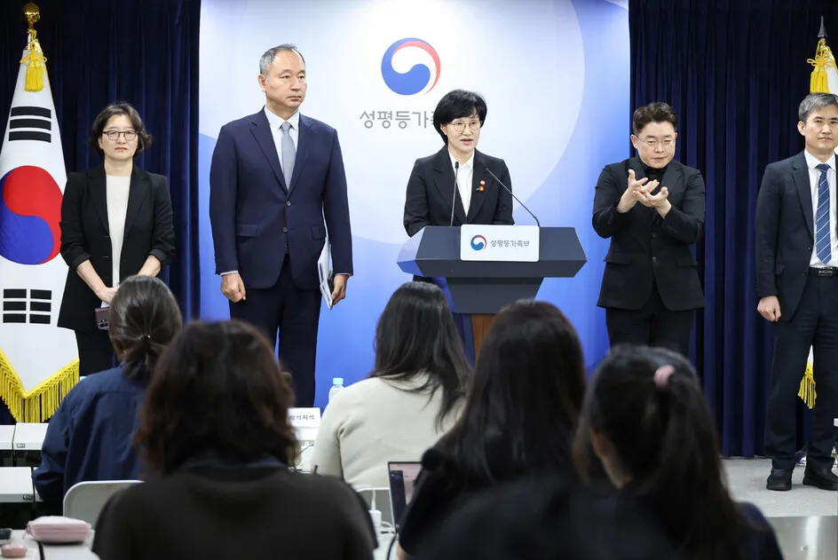 [단독] ‘임신 중지’ 문의 늘어나는데…정부 상담 창구 정보 제공은 ‘미흡’
