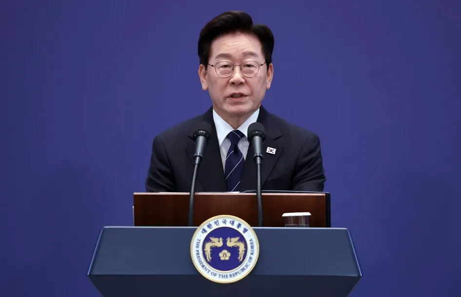 [속보] 이 대통령 “언제나 국민은 옳아…모두 저의 부족함 때문”
