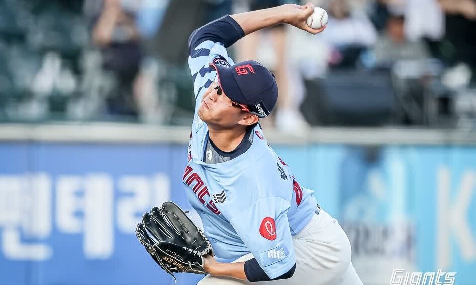 Lotte Giants Park Se -woong. Lotte Giants provided