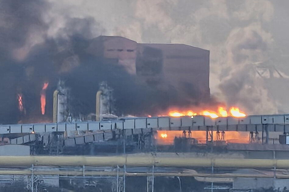 포항제철소 화재 2시간 만에 진화…공장 일부 한때 가동 중단