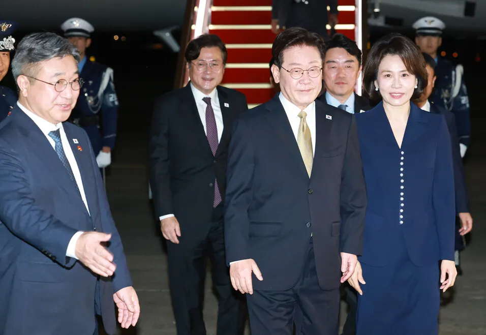 이 대통령 “거짓과 음해 당당히 대응”…여권 강경파 겨눴다