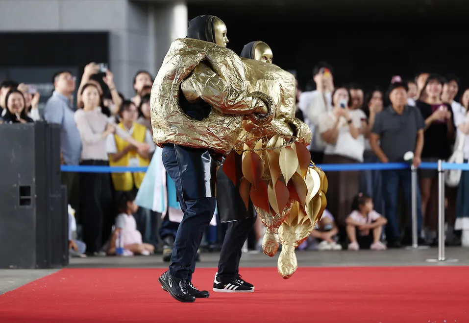 국립중앙박물관 분장 대회 '귀에 걸면 귀걸이' 팀 사진