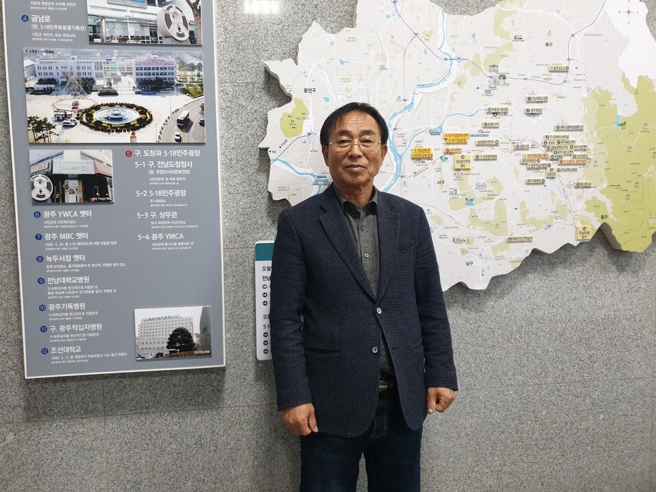 Lee Haeng-gi, chairperson of the May 18 Arrested and Wounded Victims' Group democracy drivers’ committee, recalls his experiences during the Gwangju Democratization Movement of May 1980. (Kim Yong-hee)