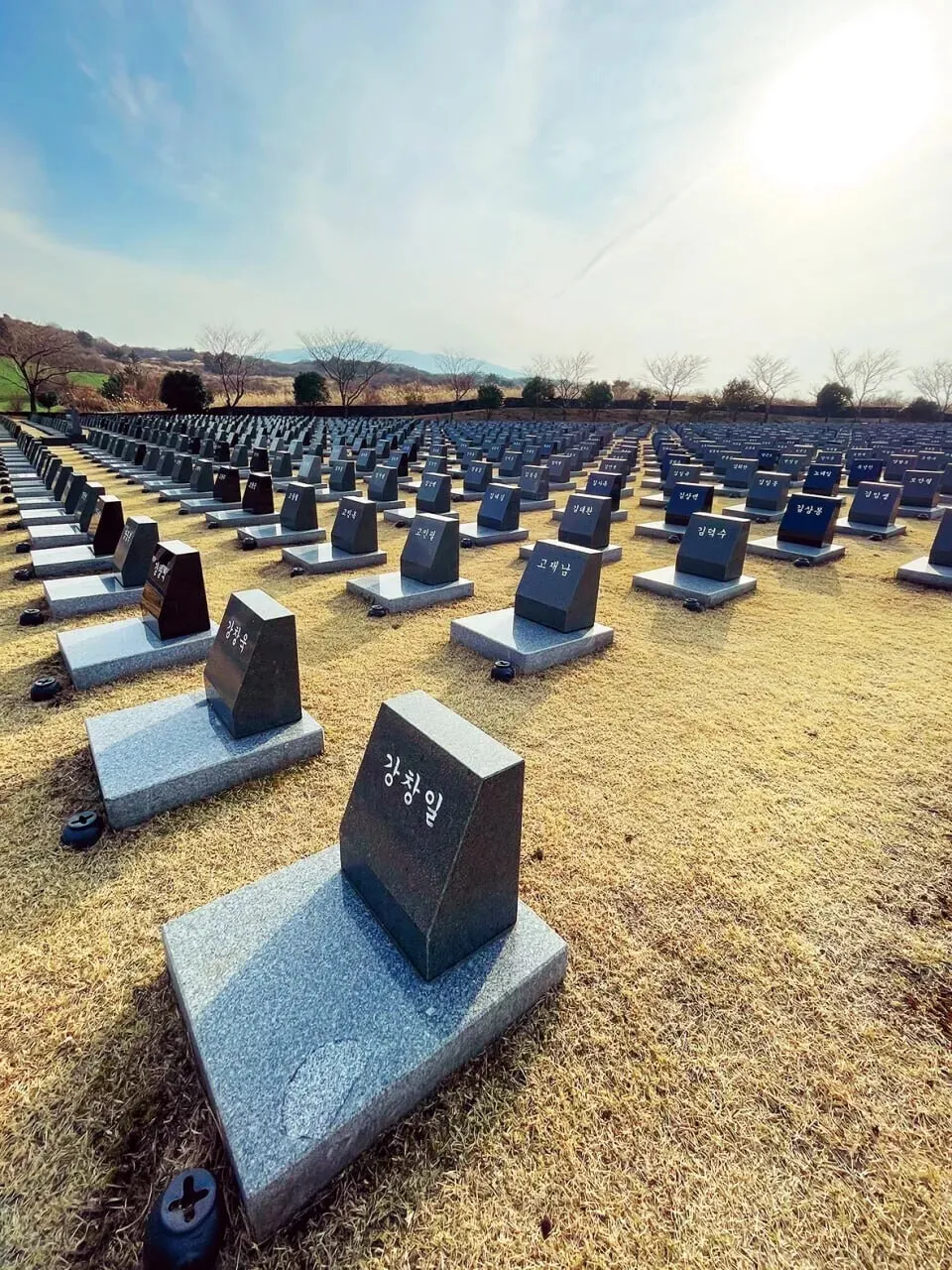 The Jeju 4&middot;3 Peace Park features thousands of tombstones for victims of the violence who went missing. (Lee You-jin/Hankyoreh)