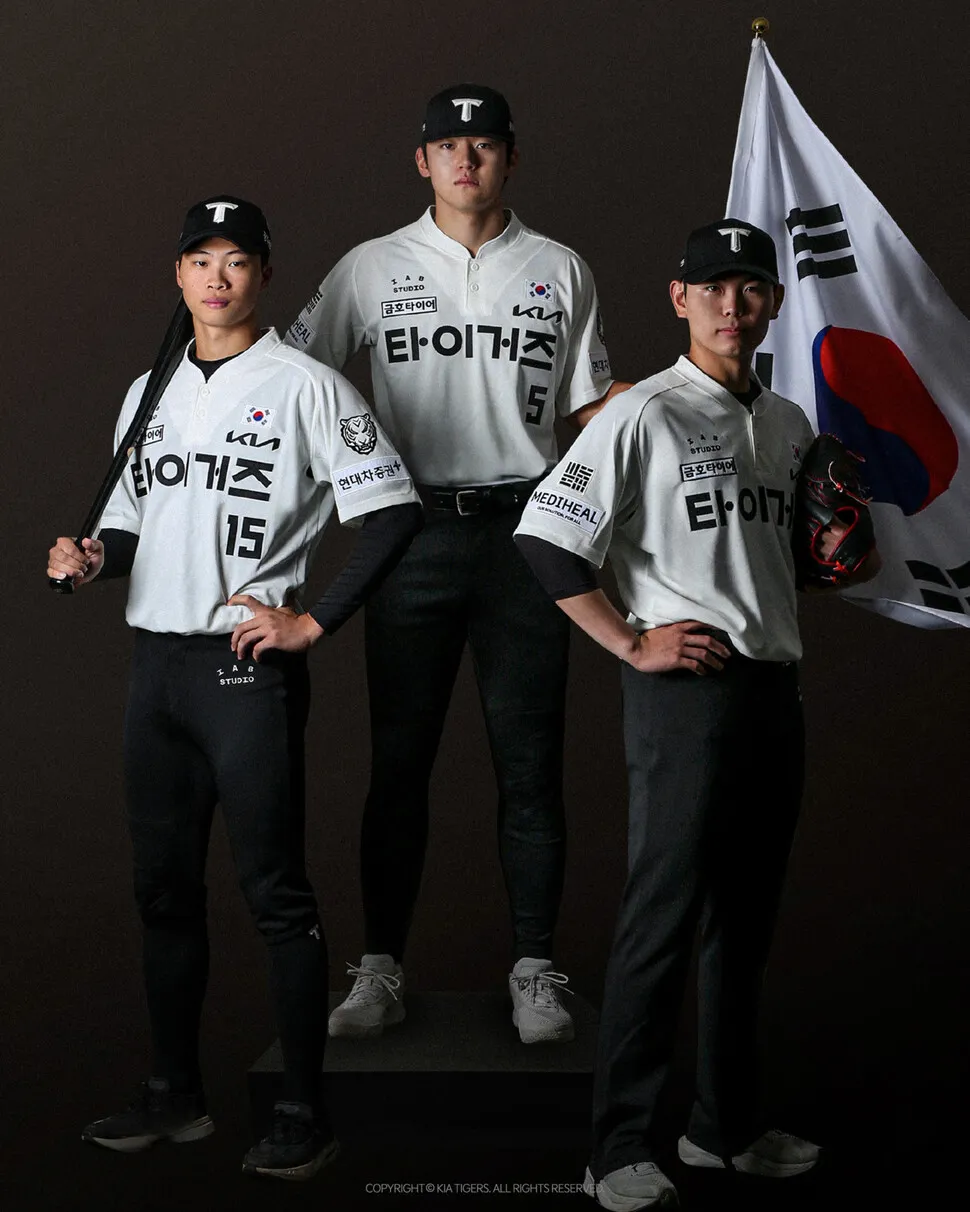 Descendants of Korean Independence Activists to Throw First Pitches on Liberation Day in South Korea