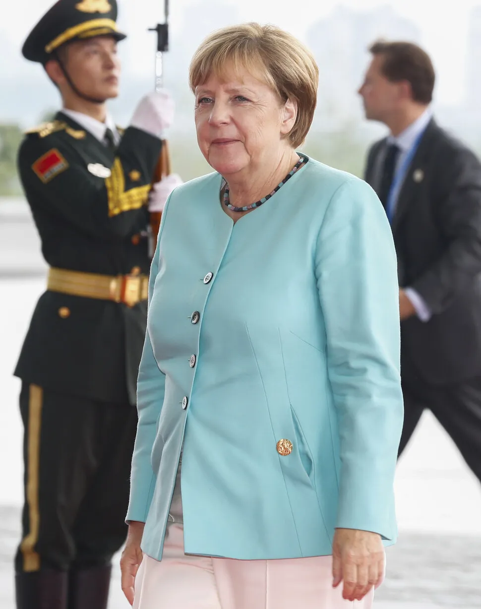 메르켈 “그래도 난민 포용은 옳았다”