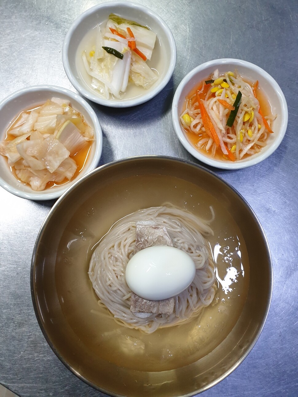 북한에서 활동하다 월남한 윤종철 요리사가 만든 동무밥상 냉면. 윤종철 제공