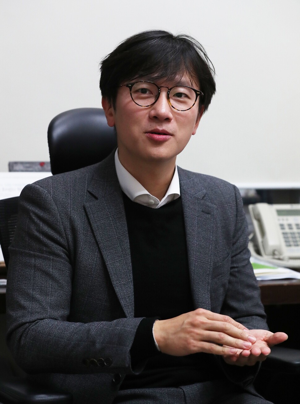 Attorney Im Jae-seong of the Haemaru law firm shares the story of his mission to restore the reputation of 18 former inmates who were incarcerated after the Apr. 3 Jeju Uprising of 19489 in his office in Seoul on Oct. 23. (Baek So-ah