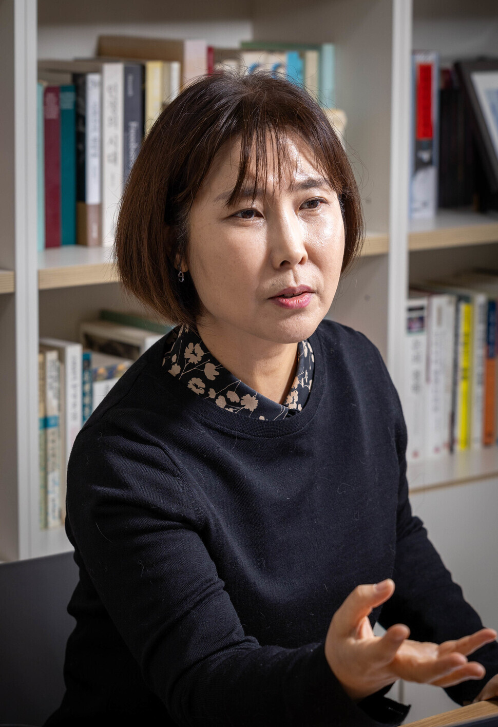 Lee Hyun-jae, the new chairperson of the Korean Association of Women’s Studies, speaks to the Hankyoreh. (Kim Jin-su/The Hankyoreh)