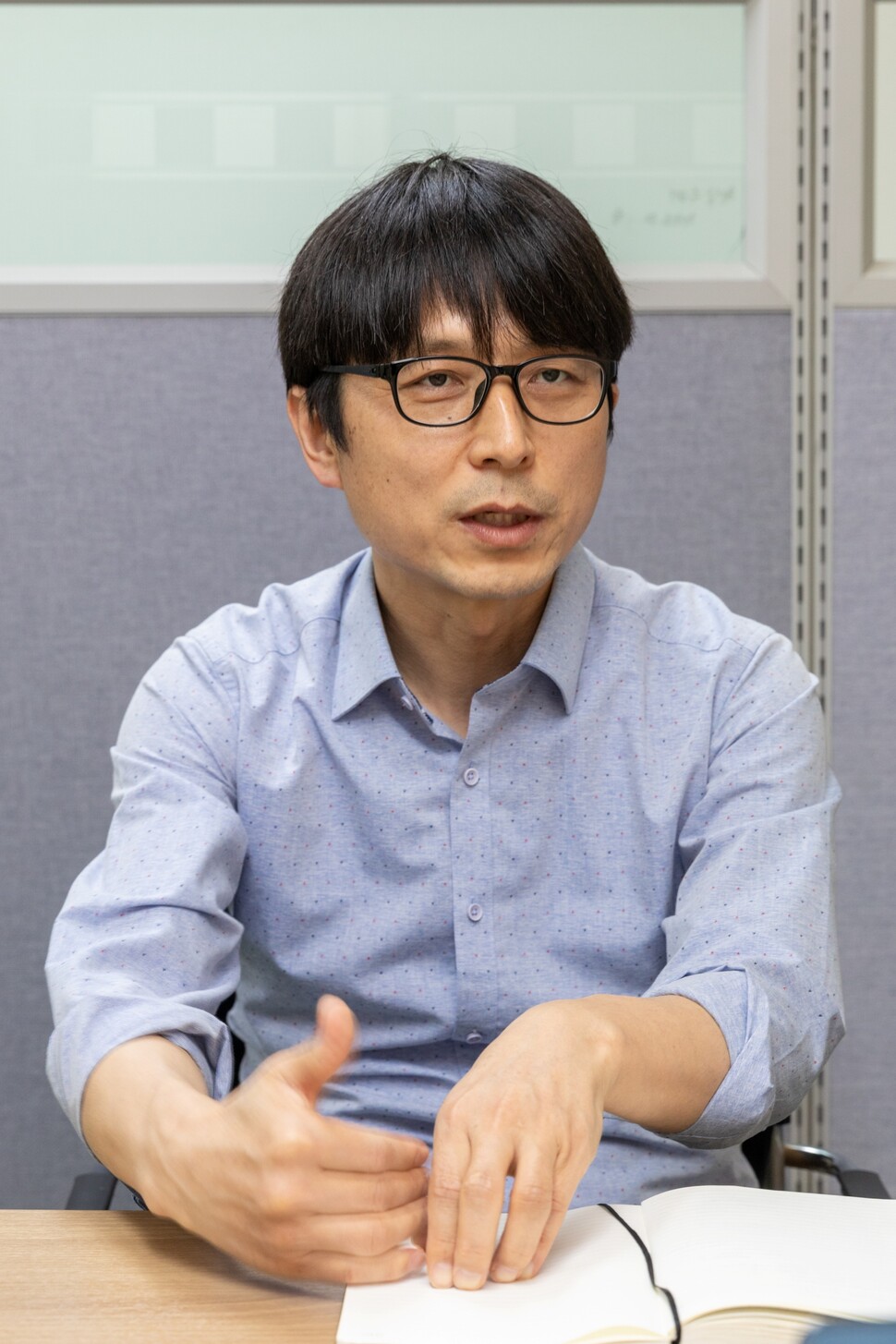 류이근 한겨레 미디어전략실장이 후원회원제의 산파역을 했다. 박승화 기자