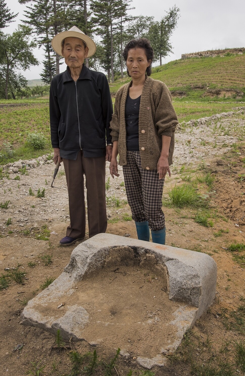 ‘나남 신사’ 유적 근처에서 만난 초로의 부부