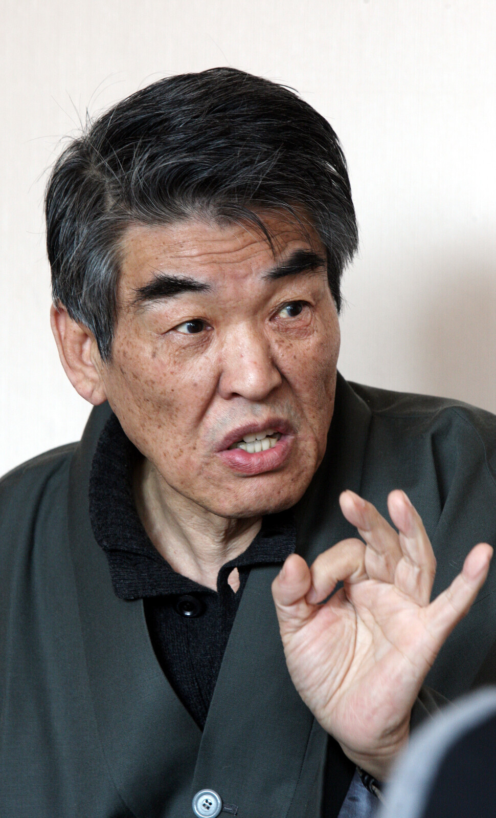 Poet Kim Chi-ha, pictured here, died on May 8. (Hankyoreh file photo)