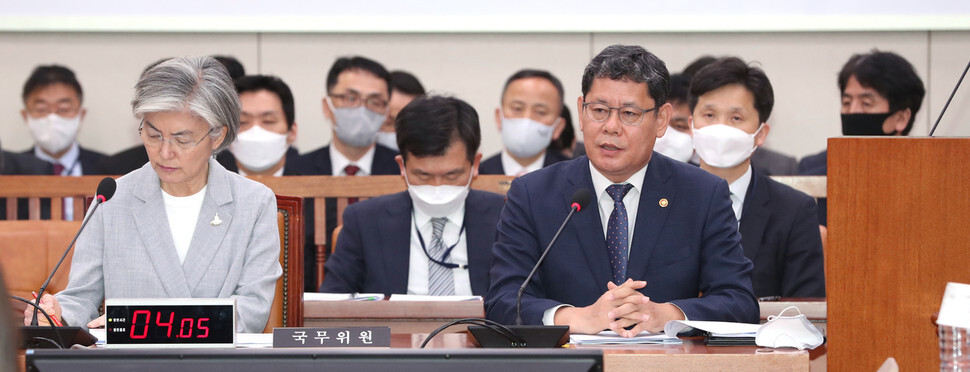 South Korean Unification Minister Kim Yeon-chul addresses the National Assembly’s Foreign Affairs and Unification Committee on Apr. 28. (Yonhap News)