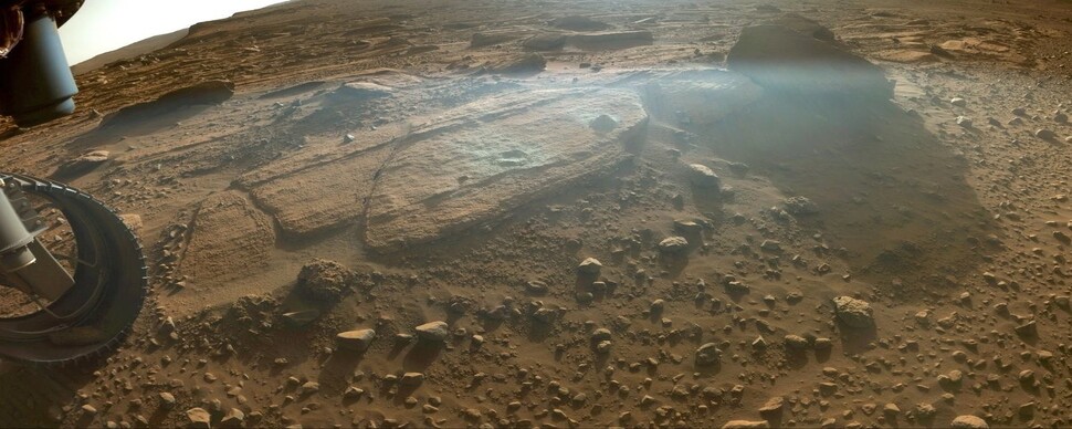 화성 삼각주 정상 첫 시료 수집