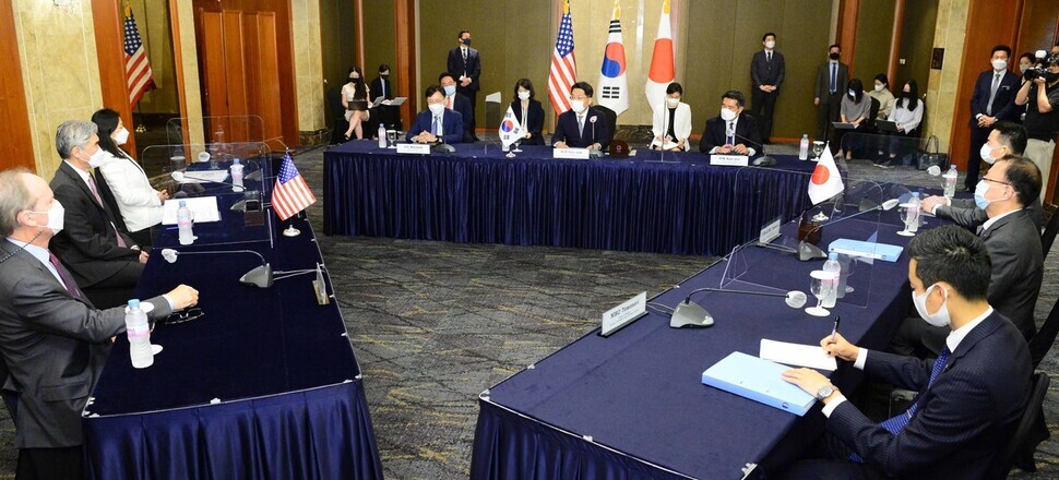 A trilateral meeting of South Korean, US and Japanese envoys on the North Korean nuclear issue takes place Monday at a hotel in Seoul. (provided by the Ministry of Foreign Affairs)