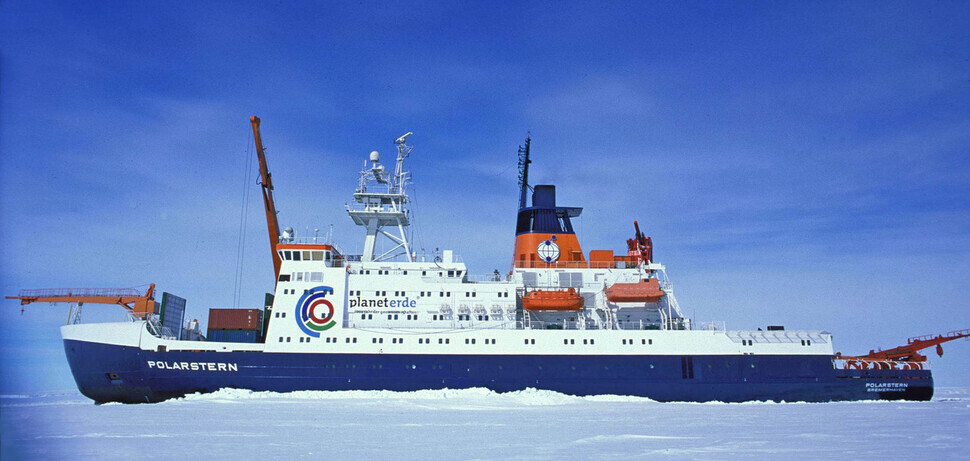 The Alfred Wegener Institute for Polar and Marine Research’s icebreaker, the Polarstern, can be seen here breaking through icy waters. (courtesy of the Alfred Wegener Institute for Polar and Marine Research)
