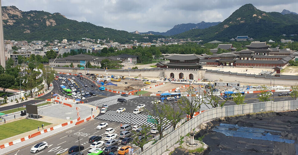 The areas right outside the main gate to Gyeongbok Palace are scheduled to be restored by the end of 2023.