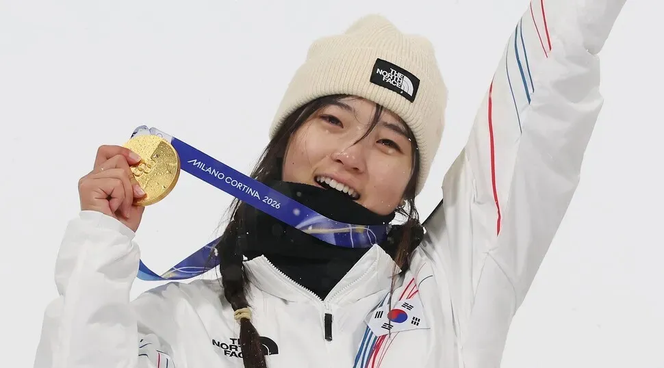 Snowboarder Choi Ga-on pulls off stellar comeback to win Korea’s first Olympic gold in snow event