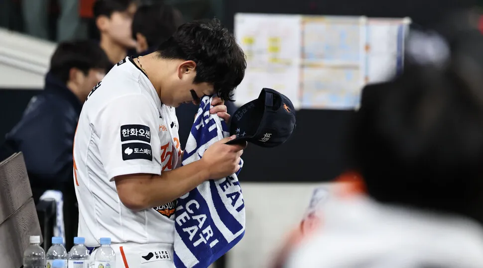 경기 종료 후 더그아웃